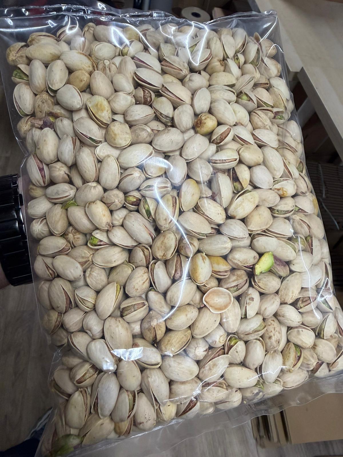 Unsalted Pistachios in Shell – Crunchy Snack Nuts for Everyday Use