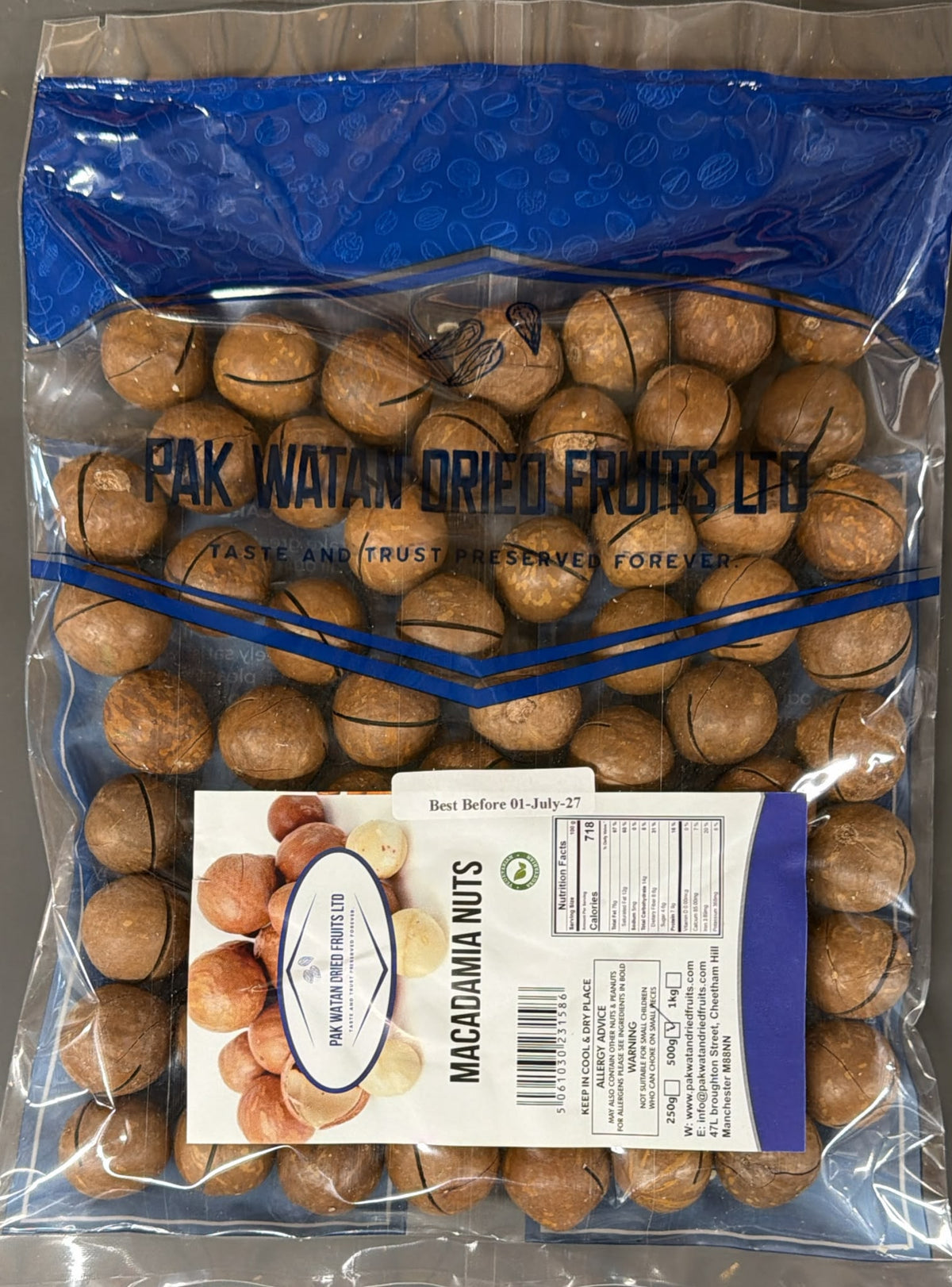 Macadamia nuts Snack dried Nuts Dry with key opener